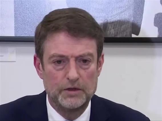 Скандал ги тресе Скопје и Тирана: Албанскиот министер за надворешни ги нарекол Албанците во Македонија „идиоти“?  