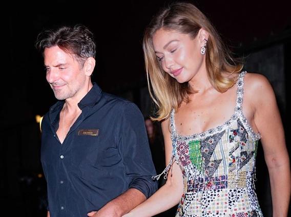 Џиџи Хадид го покажа раскошниот подарок за роденден од Бредли Купер