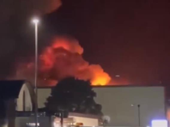 Голем пожар избувна во британската база од која американските бомбардери летаат кон Иран (ВИДЕО)