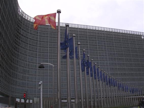 Власта и опозицијата се „судрија“ за евроинтеграциите во Собранието 