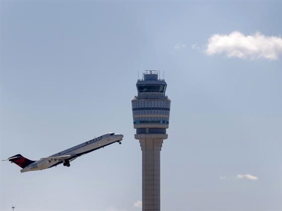 Америка ќе користи вештачка интелигенција за управување со воздушниот сообраќај