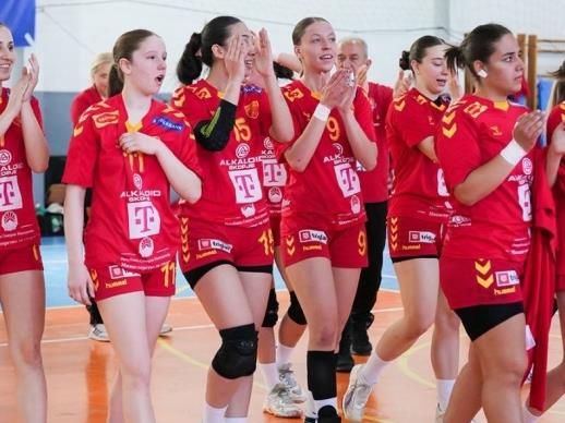 Македонските кадетки против Хрватска во битка за злато на Светското училишно првенство во Скопје 