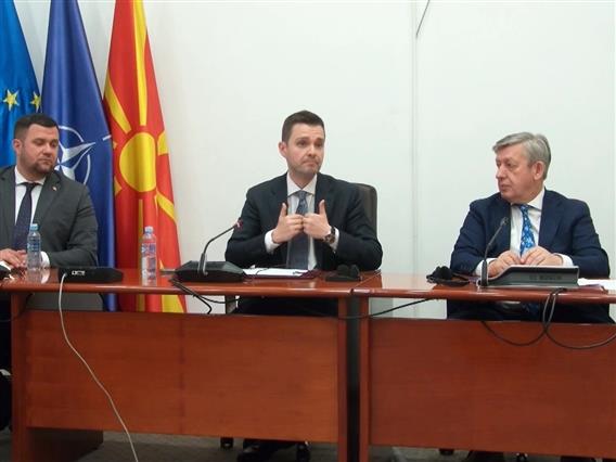 Муцунски: Без гаранции за европскиот пат нема поддршка за уставни измени