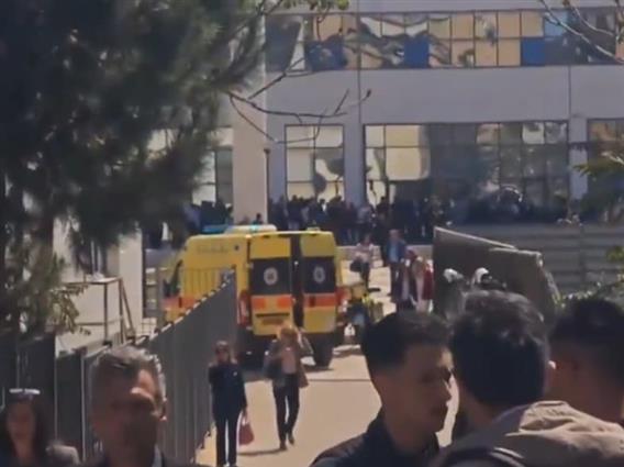 Драма во Атина поради 89 годишен старец: Откако застрела неколку луѓе во институции, се обидел да избега во Италија (ВИДЕО)