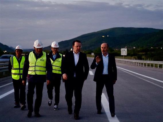 Николоски и Трајановски доцна вечерва на терен: Од утре ја пуштаме во употреба клучката Требениште на автопатот Охрид - Кичево