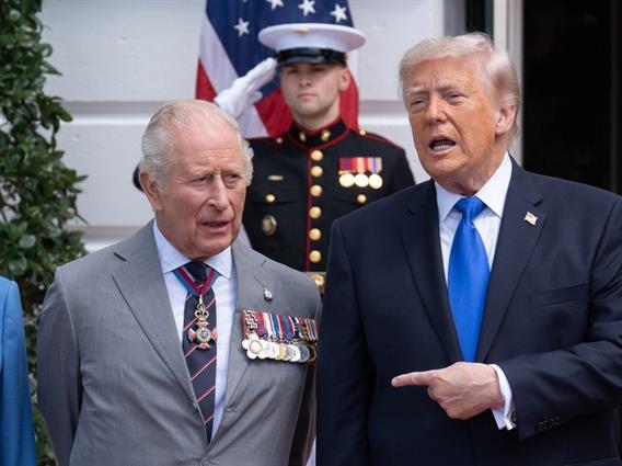 Трамп ги укина царините за виски: Кралот и кралицата ме охрабрија за тоа