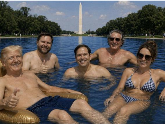 Релаксирано друштво ужива во вода-Чудна фотографија на претседателот Трамп