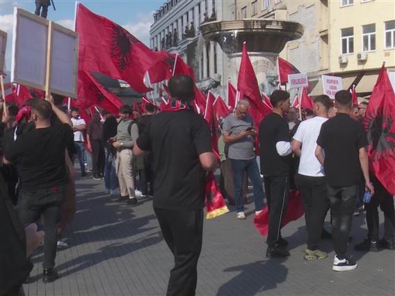 Полагањето на правосуден испит на албански отвора дилеми – Камбовски предупредува на можност од  „правна конфузија“