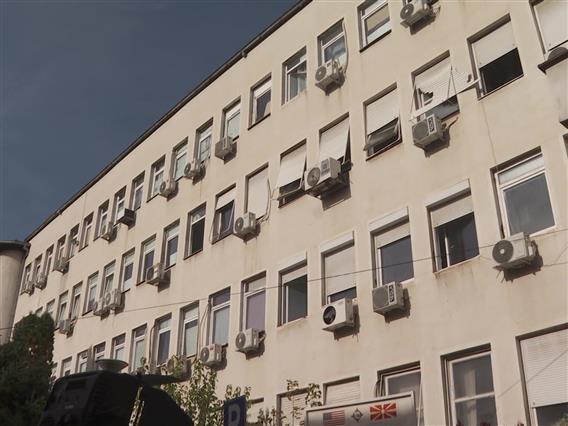 Архиварка во ИЈЗ со 100.000 денари плата 7 години не дошла на работа, 88.000 денари за полевање цвеќиња...