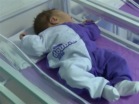 Разбиена шема за нелегално посвојување - мајка го продала бебето за 500 евра, кривична за шест лица