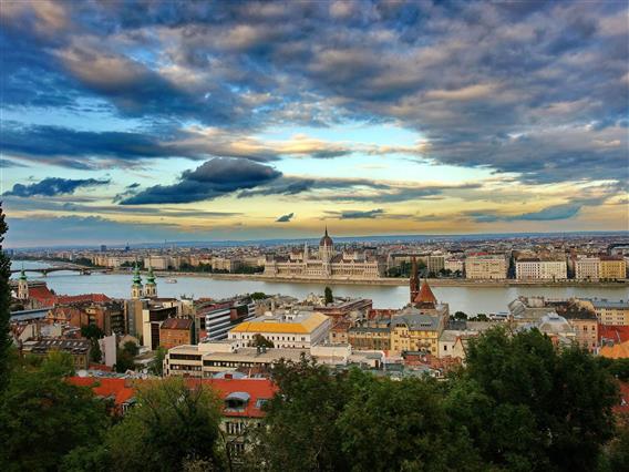 Унгарските пратеници се откажаа од 40 проценти од нивните плати