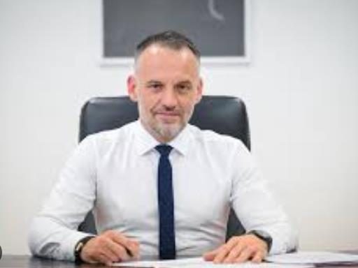 Собранието ја констатира оставката на вицепремиерот Арбен Фетаи