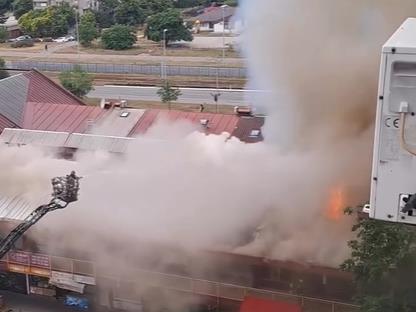 Пожар во трговскиот центар „Енјуб“ во Нов Белград 
