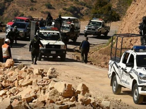 Боливија прогласи вонредна состојба, војската ги отстранува блокадите на патиштата