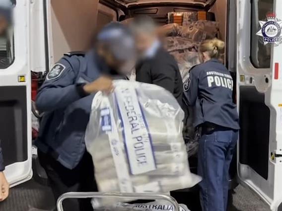 Рекордна заплена во Австралија: Во подземни бункери откриени 2,7 тони кокаин