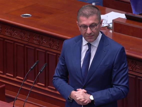 Мицкоски: Граѓаните се иселуваат кога ве гледаат во Дубаи како уживате на Харис Џиновиќ и на јахти, а не сте во затвор