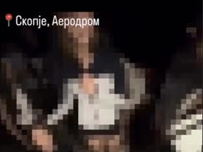 Нов случај на врсничко насилство: Повеќе девојчиња малтретираат друго девојче, присутните само снимаат 
