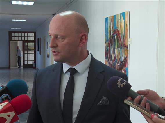 Абази негира дека обвинителството не постапувало против актуелни или поранешни фукнционери на ДУИ