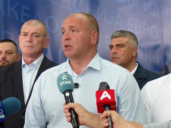 Димитриевски за Изборниот законик: Подобро е да донесете нешто отколку ништо
