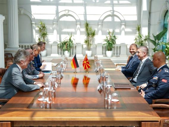 Мицкоски – Бројер: Унапредување на одбранбената соработка и зајакнување на партнерството во рамки на НАТО