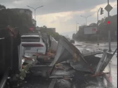 Силно невреме го зафати Скопје, пожар избувна во Карпош 4 (ВИДЕО)