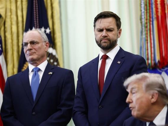 CNN: Венс и шефот на армијата го рпедупредија Трамп на опасност од ескалација на војната со Иран