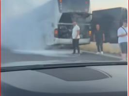 Видео: Се запали автобус на „Дурмо Турс“ на автопатот Тетово Гостивар