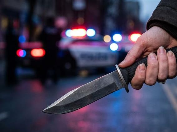 Четири мажи избодени со нож во центарот на Лондон, жена уапсена
