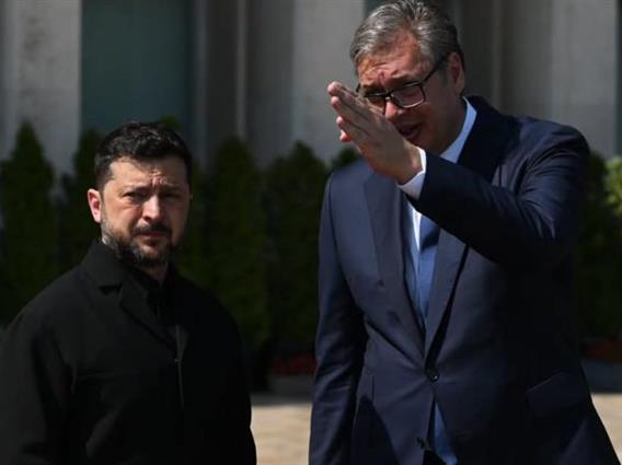Приштина го симна украинското знаме, Тирана му одговори на Зеленски дека нема паралела меѓу Косово и Украина