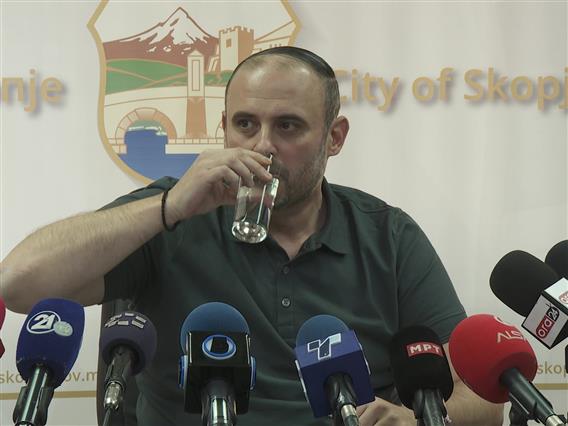 Непоткрепена порака за ешерихија коли во водата за пиење шири паника низ Скопје, остар демант од Град Скопје