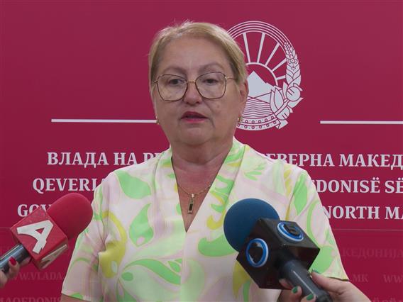 Почна првиот уписен рок на УКИМ: Идните бруцоши ги предадоа документите на факултетите