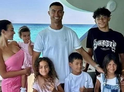 Георгина Родригез им стана законска мајка и на трите најстари деца на Кристијано Роналдо