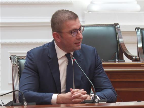 Владата преговара со неколку компании за изградба на дата-центри во Македонија, вели Мицкоски 