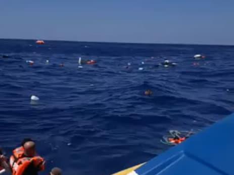 Расте бројот на жртви во превртениот ферибот близина на Кипар- најмалку 20 патници се исчезнати (ВИДЕО)