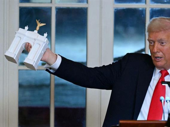 Трамп ќе гради триумфална капија, висока 76 метри- нема ни дозвола, ниту одобрение (ФОТО)