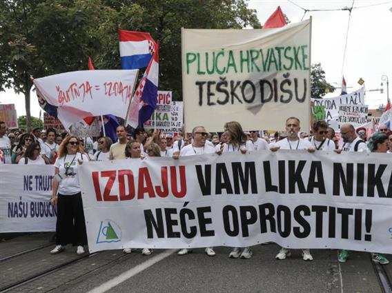 Протест „Марш за Лика, марш за Хрватска“ во Загреб, за нелегално исфрлени 33.000 тони опасен отпад  