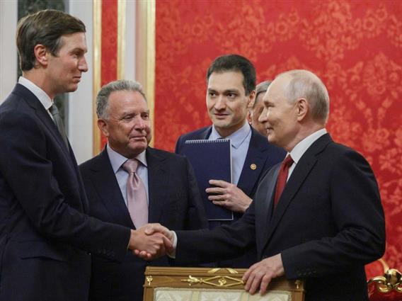 Над три часа Путин  разговарал со мировниците на Трамп