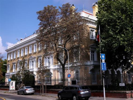 Унгарија протера десет руски дипломати, Захарова се закани: Одговорот ќе боли