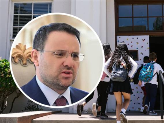 Турција го зголеми надзорот во училиштата, откако ученик уби десет луѓе 