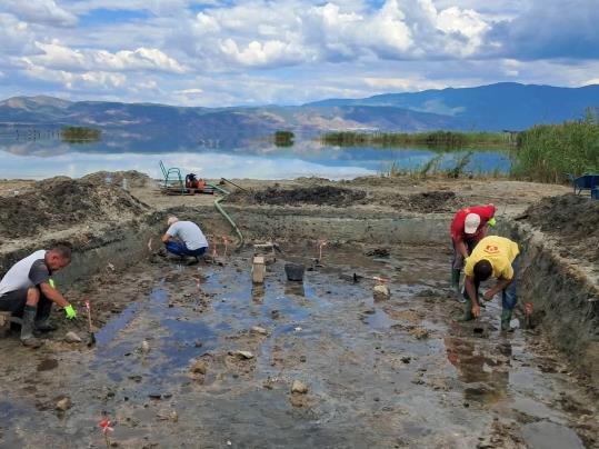 Продолжуваат истражувањата на праисториската наколна населба во Дојран 
