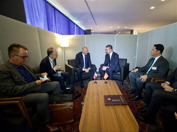 Мицкоски во Њујорк се сретна со словенечкиот премиер Јанша: Македонија нема да стои во место додека го чекори европскиот пат