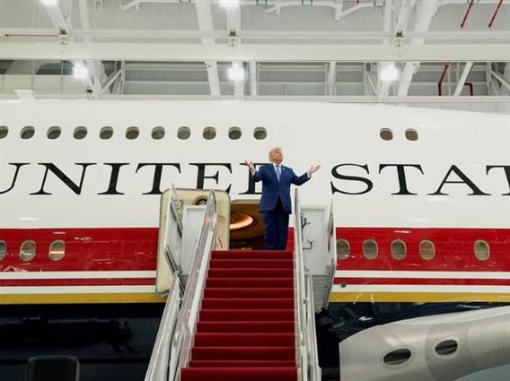 Продолжува војната на Трамп со медиумите: Блокиран пристапот на Си-Ен-Ен до претседателскиот авион