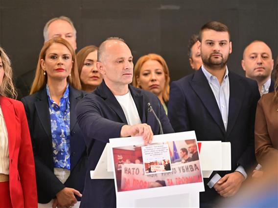 Филипче: Тотална шизофренија – мала група пучисти со сите сателити на Мицкоски на една маса!