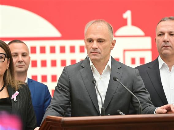 Филипче со тешки навреди кон Мицкоски: Па може ли таков идиот да е човекот комплетен?