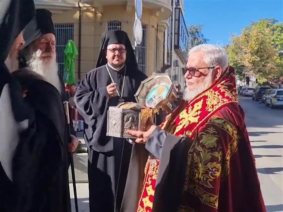 По моштите на Самоил, во Бугарија пристигна и чесната глава на Св. Климент – коинциденција или тенденција?