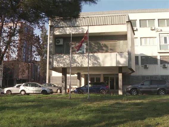 Виш јавен обвинител под истрага за противзаконско влијание - ургирал за пониски казни