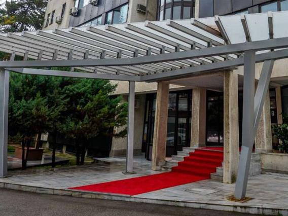 Две кумановки и пет банкарки злоупотребиле лични податоци се офајдиле со 194 илјади евра  