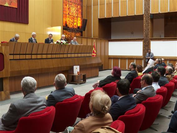 Продолжувањето на дијалогот со Бугарија е позитивен чекор, но се уште не сме блиску до решение – оценува академик Попов 