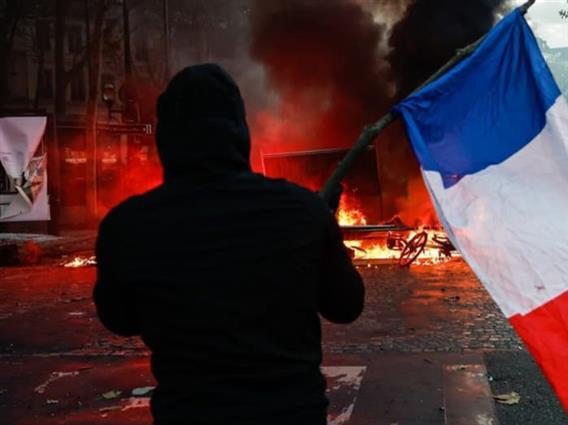 Франција мобилизира 70.000 полицајци пред новиот бран протести 