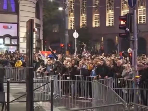 Вучиќ си оди: Студентската листа освои апсолутно мнозинство и самата ќе може да ја формира новата српска влада